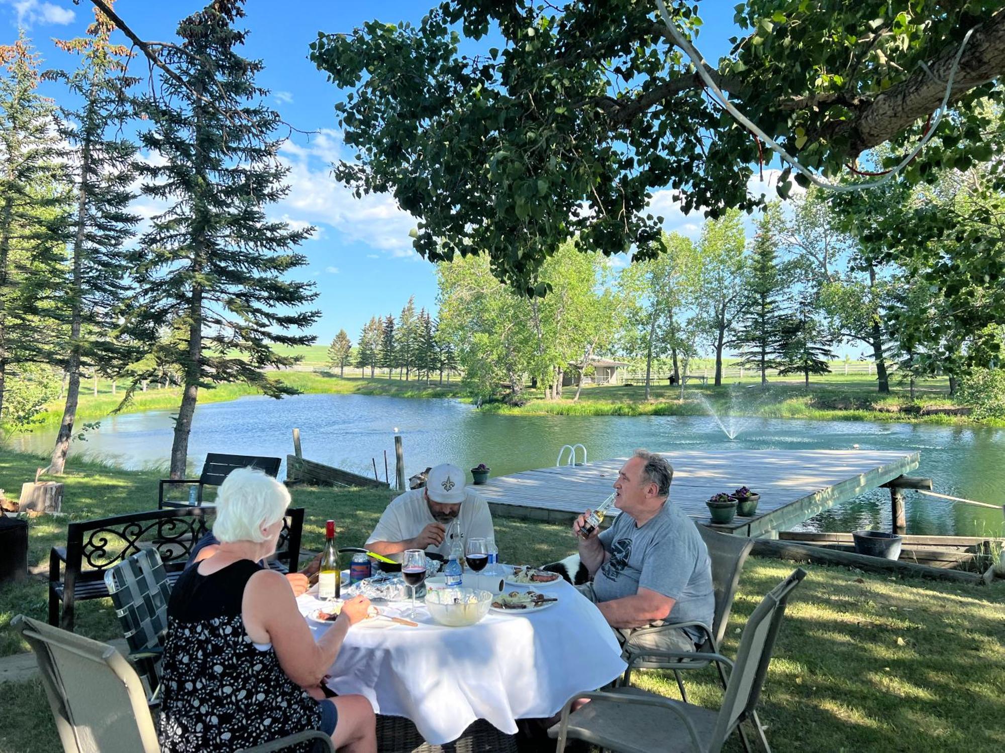 Rolling Hills Country Resort Bed And Breakfast Three Hills Buitenkant foto