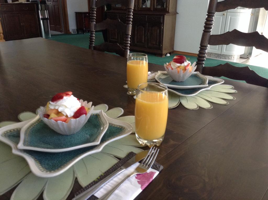 Rolling Hills Country Resort Bed And Breakfast Three Hills Buitenkant foto